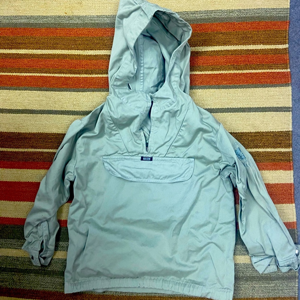 Kids R-Collection (Finland size110) 100% cotton olive hoodie with zip up v-neck.